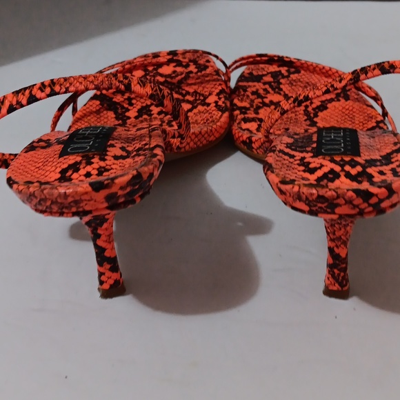 Olchee Square Toe Snake Embossed Strappy Heel Sandals in Neon Orange siz… - Picture 6 of 7